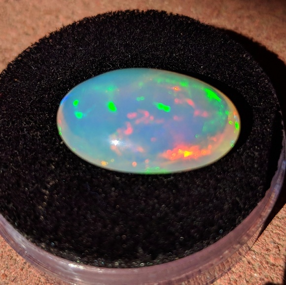 14.85ct. Ethiopian precious Opal Cabochon - Picture 3 of 8